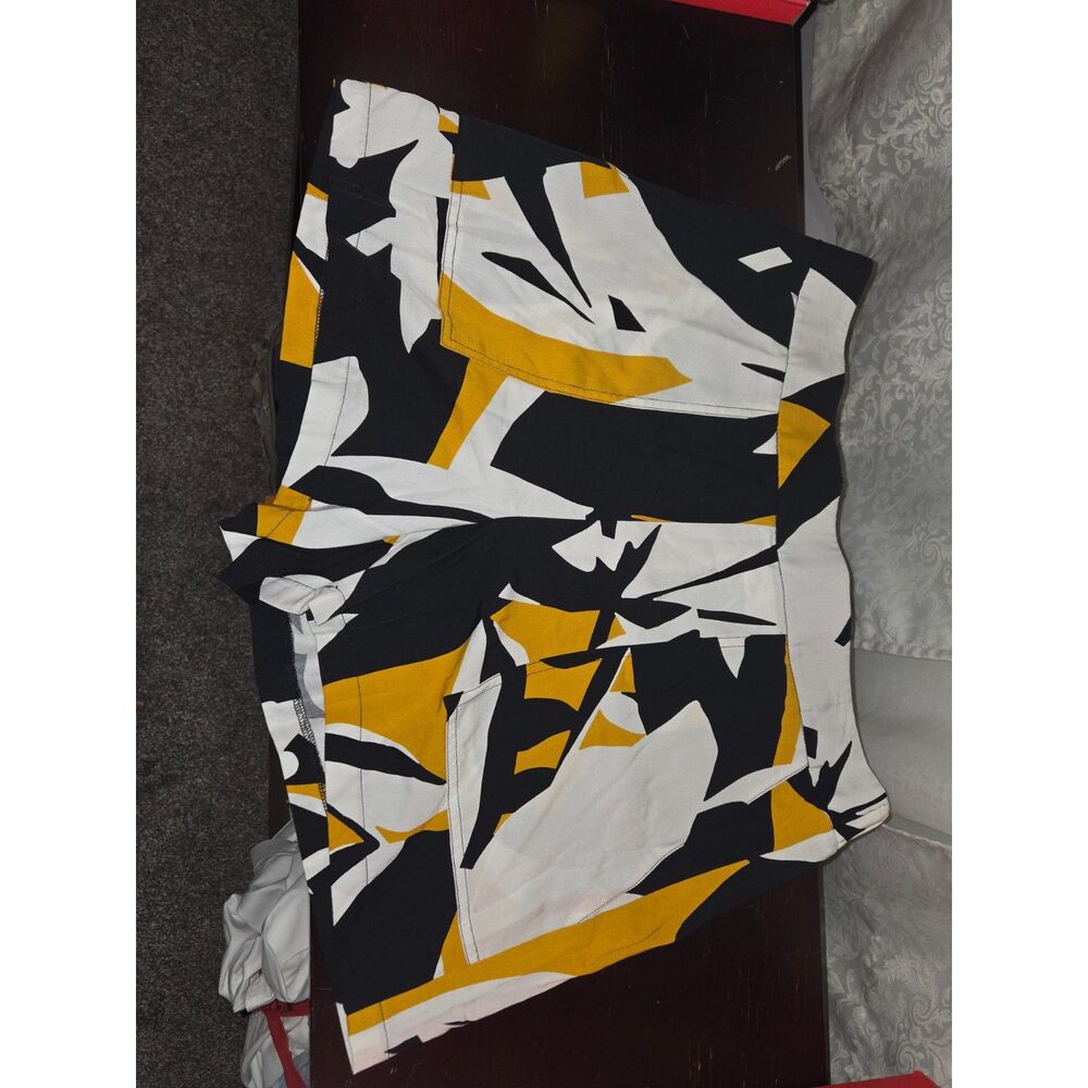 Nine West Abstract Print Pull-On Shorts Mustard Black White Boho | L